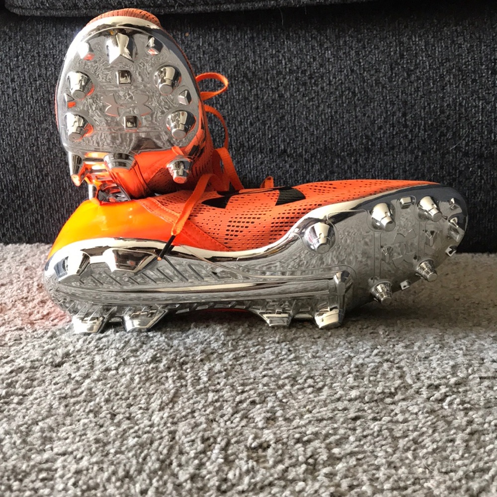 Underarmour football cleats extra light